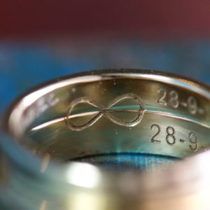 trouwringen goudsmid Best Eindhoven bicolor oud goud nieuw goud recycled diamant Son Breugel Sint Oedenrode Oirschot infinity